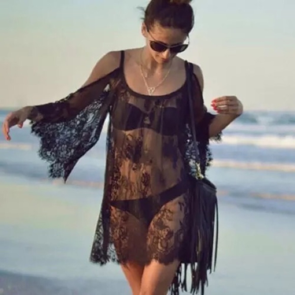 🌺Cold Shoulder Black Lace Caftan🌺 - Picture 3 of 5